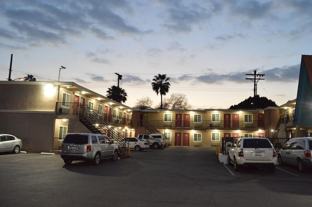 La Casa Inn Pasadena Bagian luar foto
