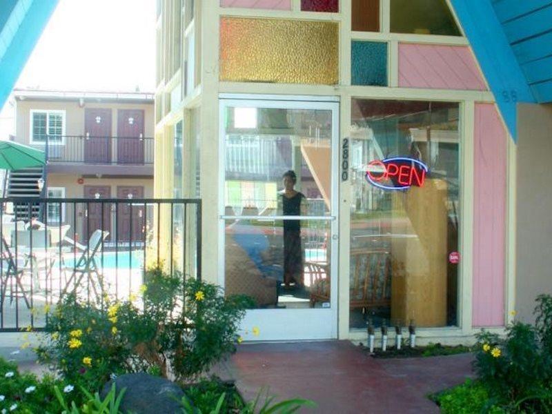 La Casa Inn Pasadena Bagian luar foto